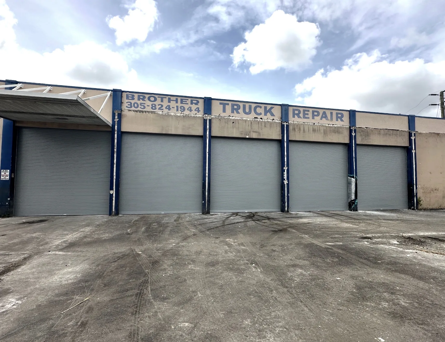 Commercial roll-up door project 8